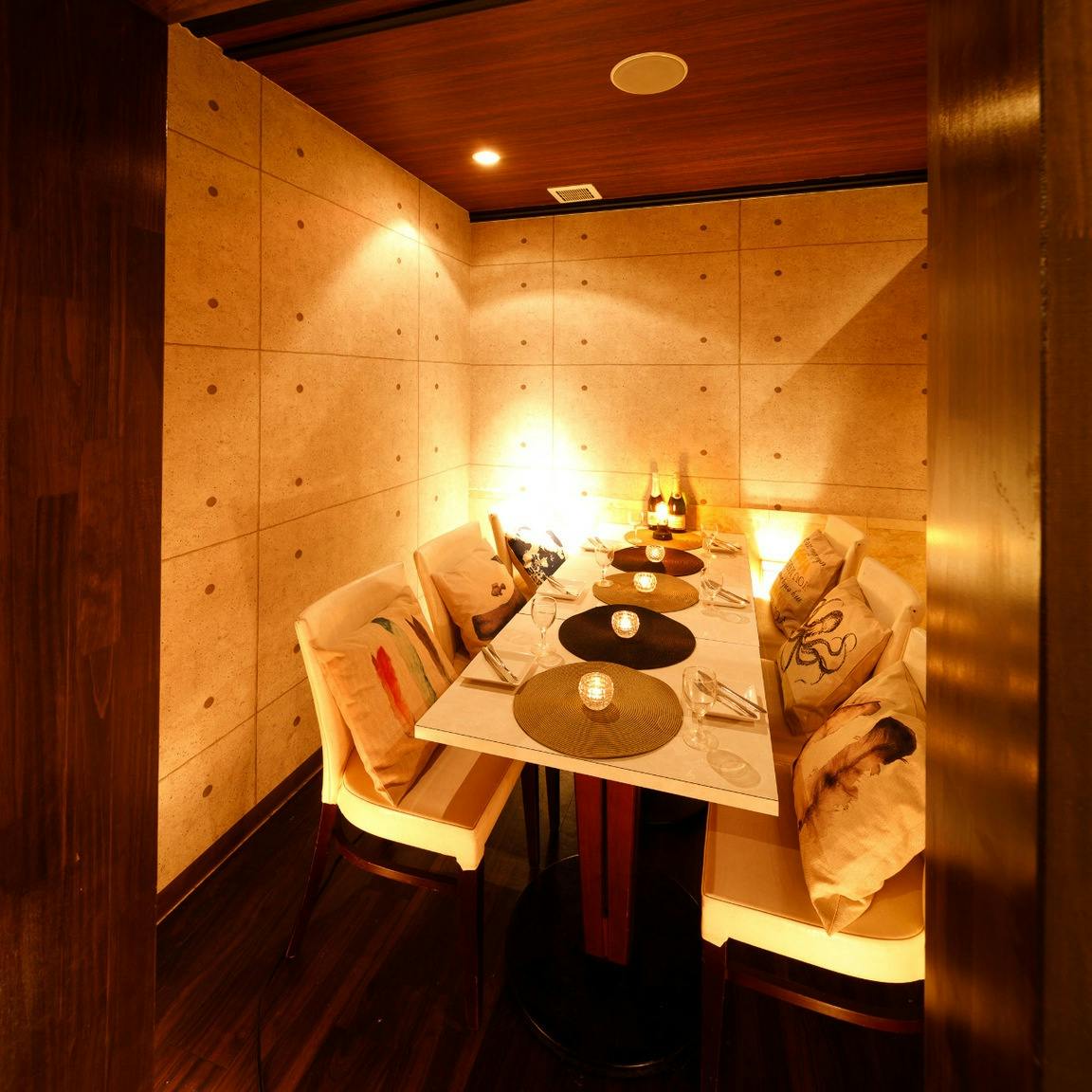 大都会の喧騒を忘れる完全個室空間