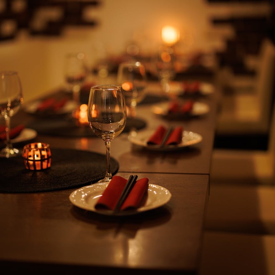 ゆったり寛げるテーブル席