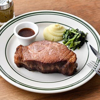 72時間かけて仕上げる極厚ポークステーキ