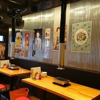 レトロで下町のような雰囲気の店内