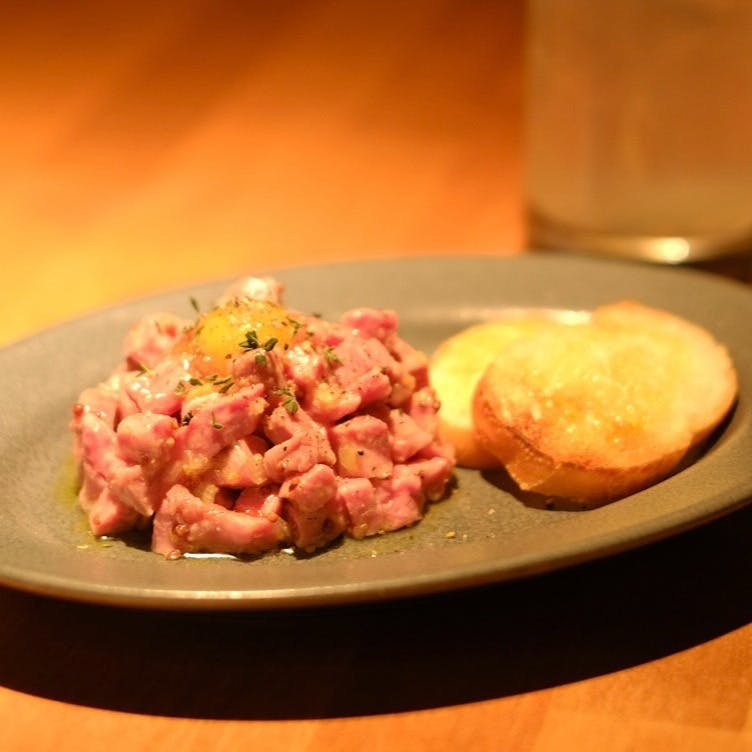 厳選された肉料理の数々