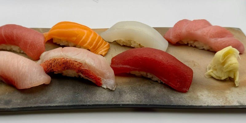 【おまかせ寿司懐石・特上コース】生雲丹神戸高見牛など19品