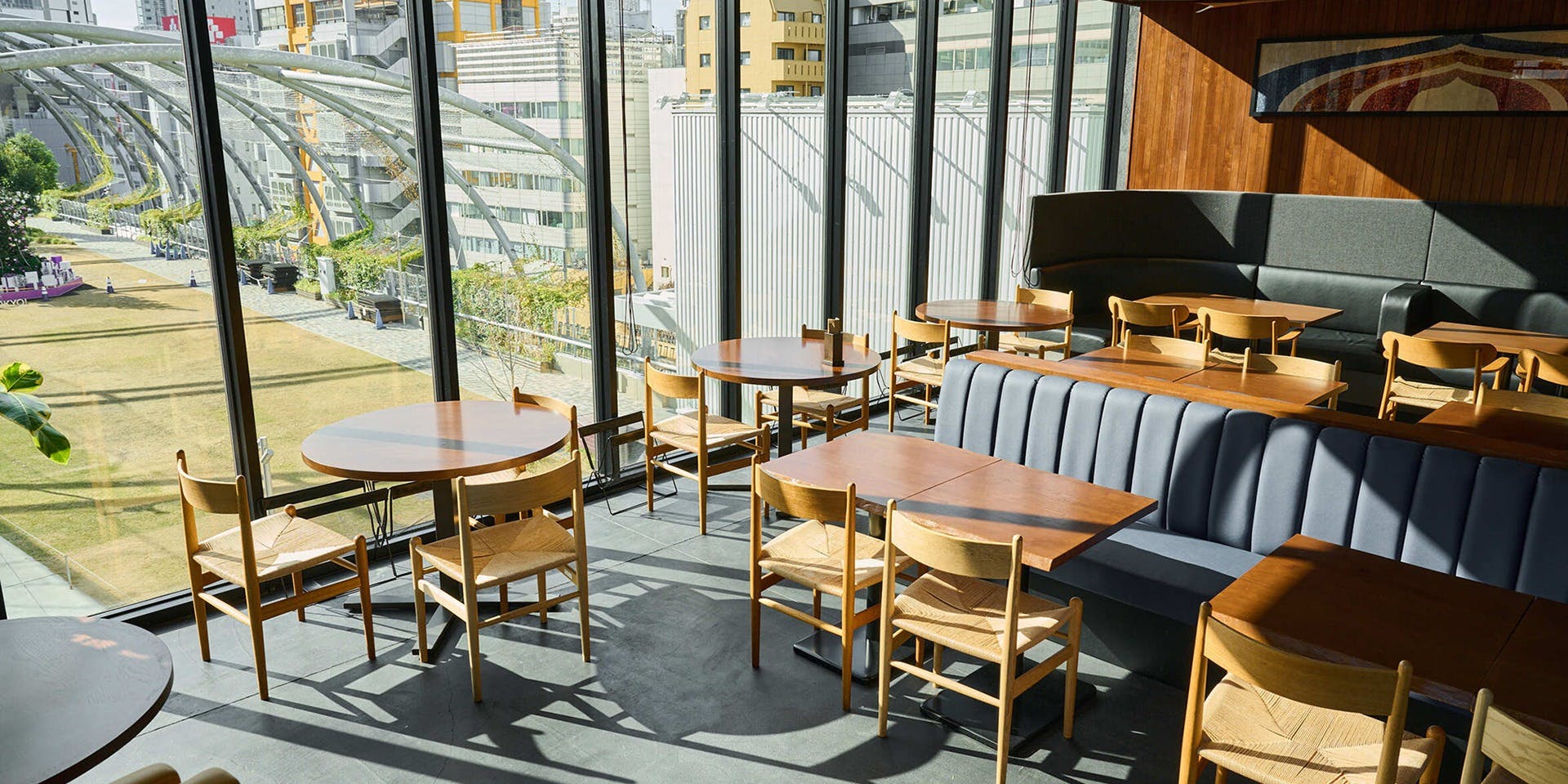 TWELVE ON THE PARK BAR & GRILL - 画像2