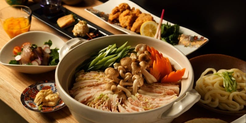 【美濃ヘルシーポークのおぐり鍋（ミルフィーユ鍋）コース】＋120分飲み放題