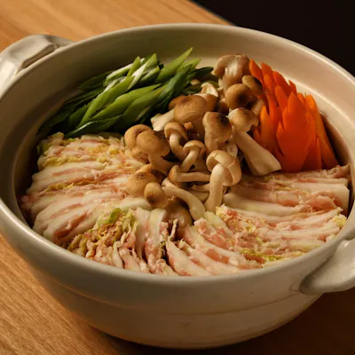 豚バラと白菜のうま味を堪能するおぐり鍋
