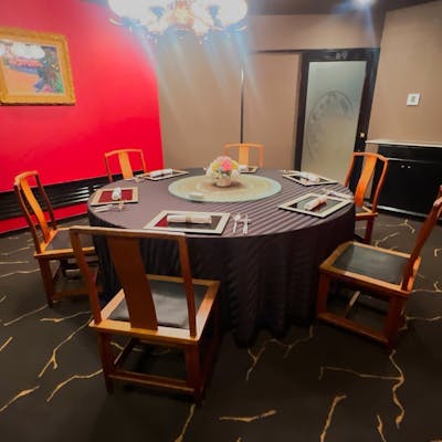 優雅な大小完全個室は接待・顔合わせ・記念日利用に。