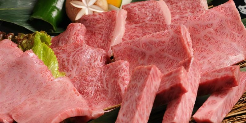 気軽に上質の焼肉が味わえる「スタンダード焼肉コース」 全17品