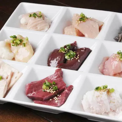 朝引きホルモンを一腹まるごと。鮮度と技が織りなす、極上の一皿