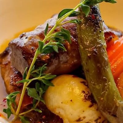 歴史ある建物を贅沢に再生