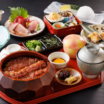 旬の食材と三河一色産活うなぎを使用した会席や各種定食もご用意