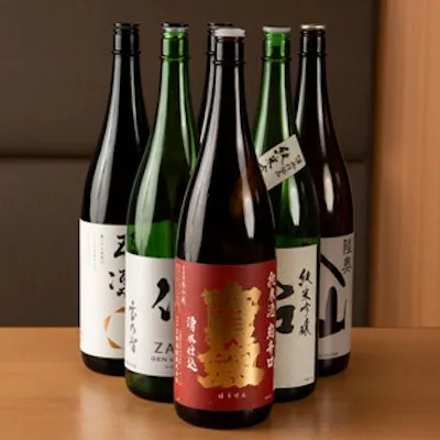 季節の地酒を含む多彩なドリンクメニュー