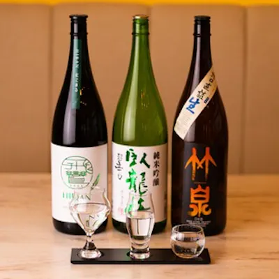 全国各地の地酒を、利き酒師がご案内