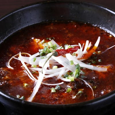 世界の唐辛子を集めた旨辛料理の専門店