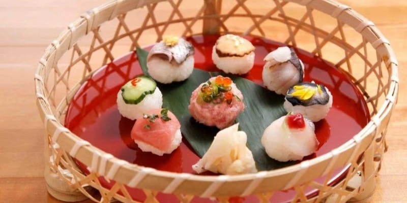 【ランチコース】前菜盛り合わせ、お造り、手毬寿司8種、甘味など＋1.5H飲み放題