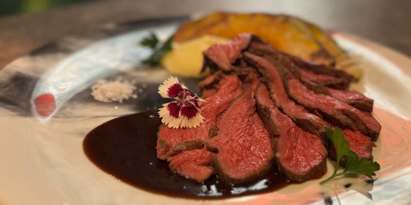 シェアリングコース【クレール】国産牛のローストビーフを含めた全8品（飲み放題付き）