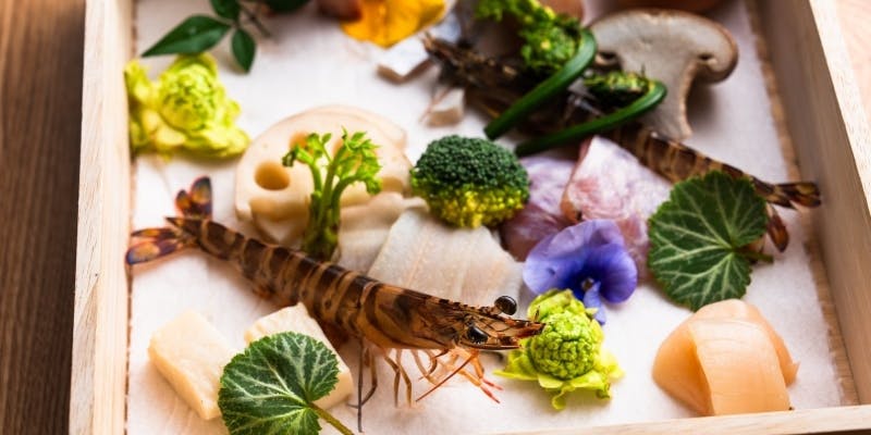 【日本酒ペアリングコース】豊富な魚介や野菜の天麩羅、ソムリエ厳選の日本酒6種味わう 全17品