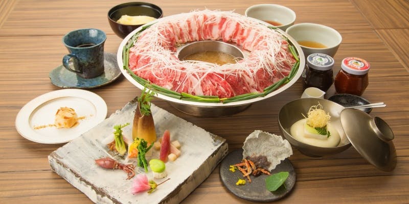 博多炊き肉鍋　九州産黒毛和牛サーロインコース