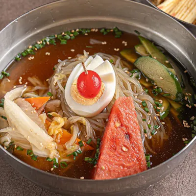 当店自慢の自家製冷麺も是非ご堪能ください