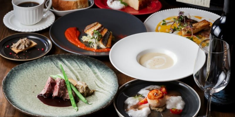 【CHIRIOのスペシャルコース】アミューズや前菜をはじめ、お魚・お肉料理、スープ、デザートまで楽しめる