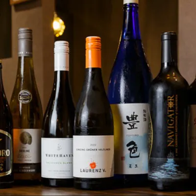 世界各国のワインや、焼酎・日本酒とのペアリングも楽しめる