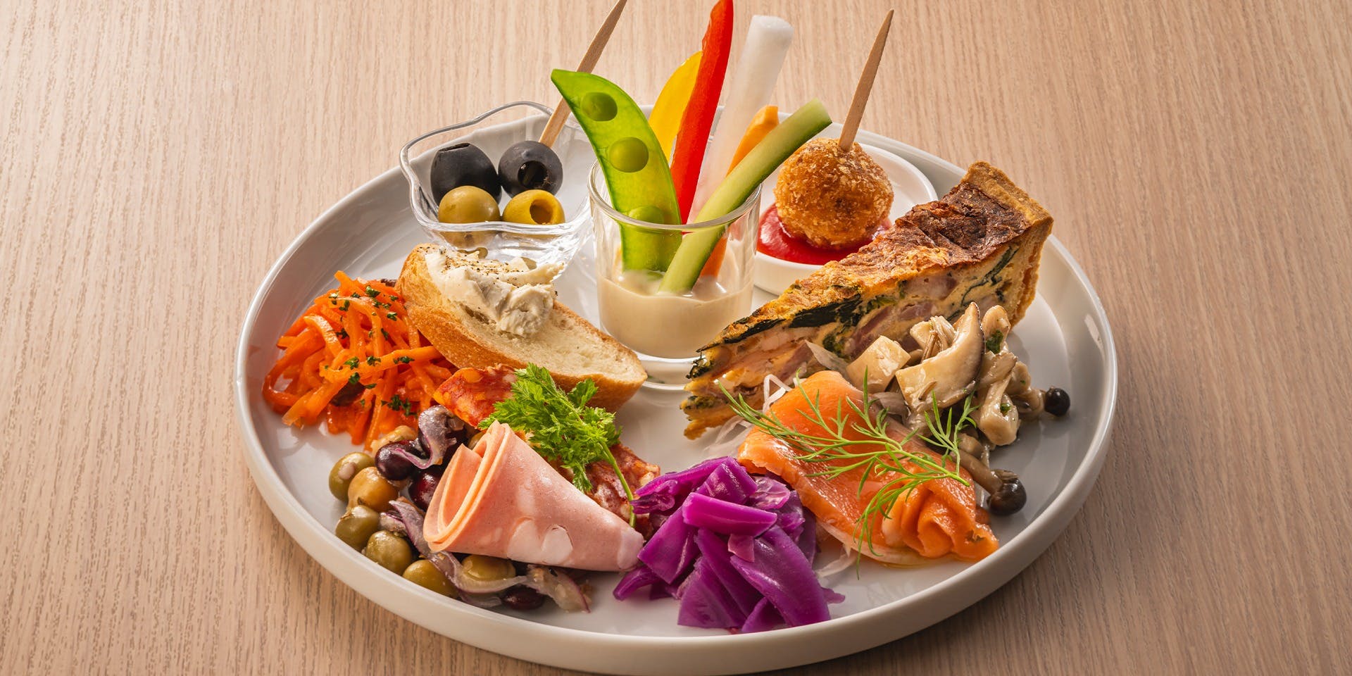 Cafe Hi!／ホリデイ・イン&スイーツ新大阪 - 画像7