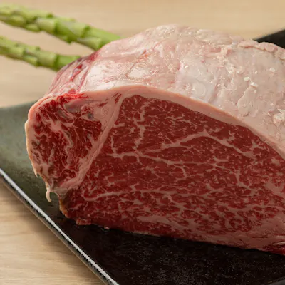 目の前で味わう、旬と絶品肉 - 創作鉄板焼き