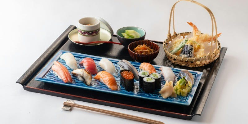 うめきた御膳　鮨12貫（大浴場など施設利用付き・土日祝 112106）