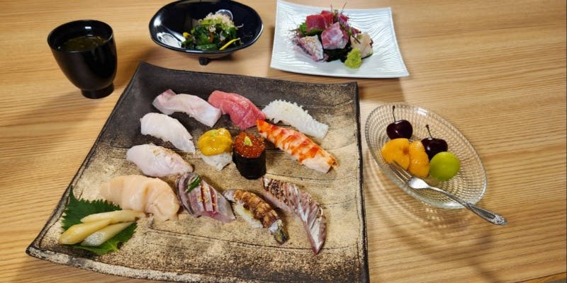 【寿司コース】四季折々の旬の食材を贅沢に堪能。刺身盛合せや握りなど全5品