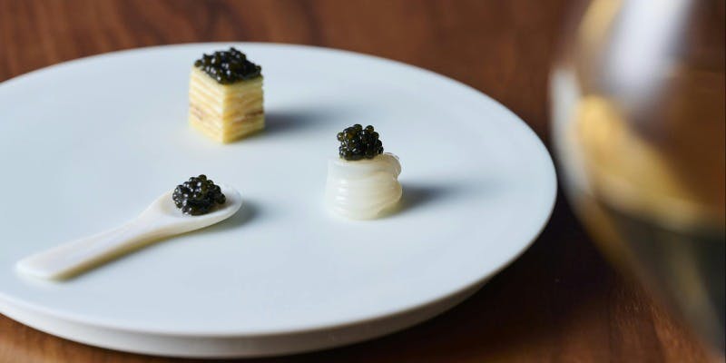 キャビアスペシャルコース＋シャンパーニュ2杯付き