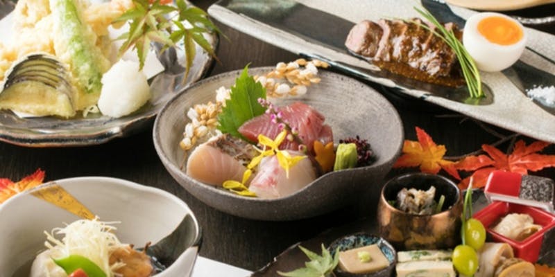 京都で修業を積んだ店主の粋な料理に舌鼓。「和会席コース 楽（raku）」＋飲み放題