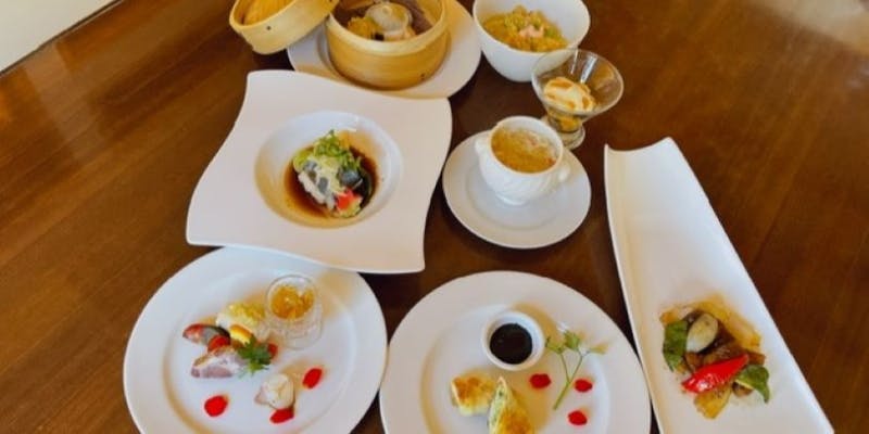 梅花（飲茶やフカヒレ入りスープを含む全8品）