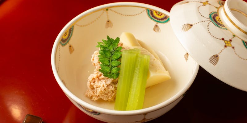 【賀茂川手提げ弁当】天ぷら、季節のごはんなどをご堪能いただけます。