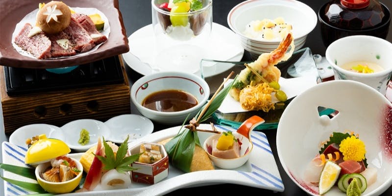 お料理＋フリードリンク9種（120分）のコース　7,700円