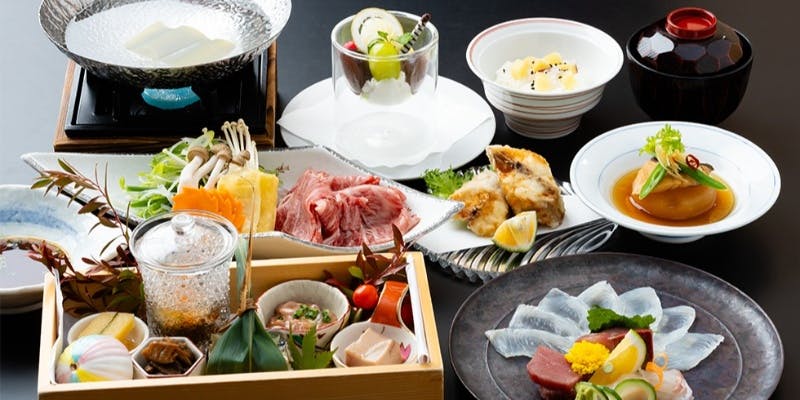 お料理＋フリードリンク9種（120分）のコース　8,800円