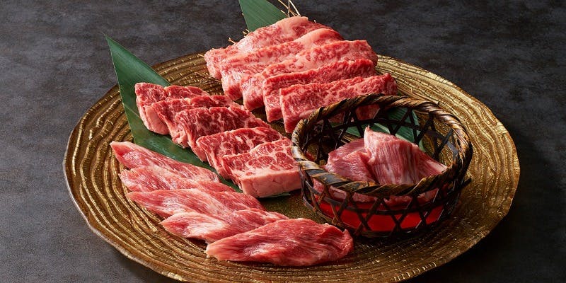 （2時間飲み放題付き）【プレミアムコース】厚切り「生」タン塩ほか、厳選された特選肉を堪能できる16品