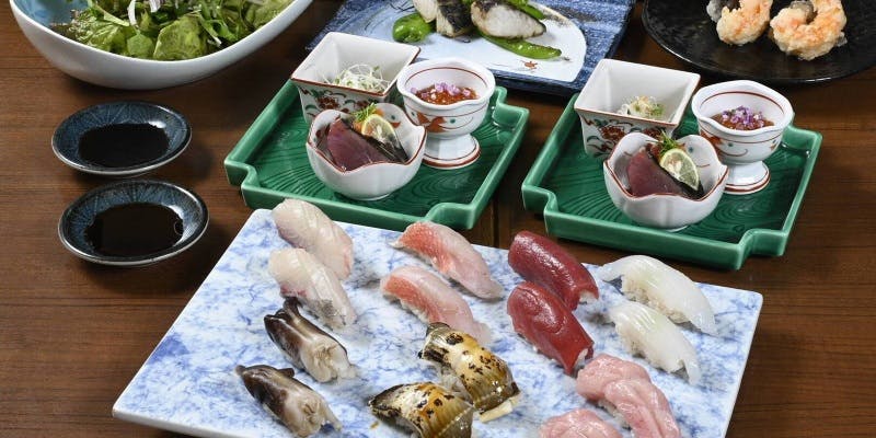 【暁月】当日予約OK！名物「煮穴子」含む江戸前鮨八種、旬魚揚物・焼物など全14品