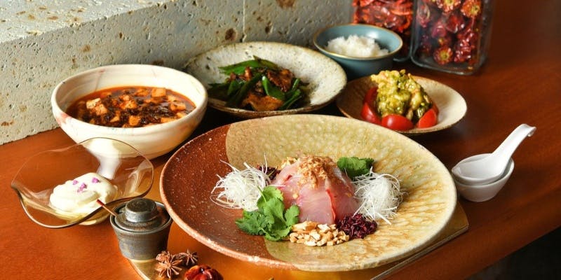 【シェフのおまかせ響宴コース】極上コリコリくらげのキャビア添えや極上牛タン入り四川麻婆豆腐など 全9品