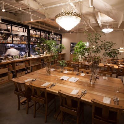 静かに贅沢が息づく、築57年の美食空間