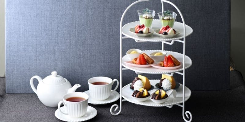 【予約限定】特製スイーツスタンド付きコース！  特製フレンチトースト含む食べ放題ランチブッフェ40種