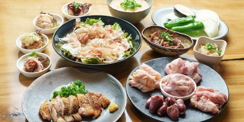 【1番人気】大人気伊勢赤鶏の上ももや名物塩はらみが入った豪華コース＋2時間飲み放題付き