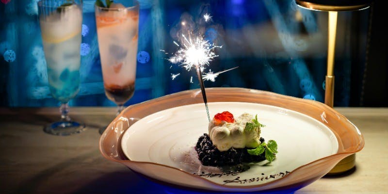【記念日・誕生日】乾杯スパークリングワインとアニバーサリーケーキ＋regalo course