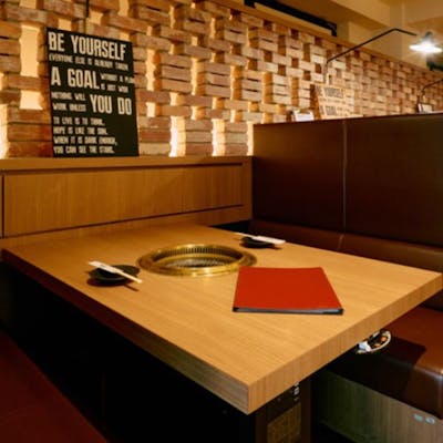 くつろぎ空間で味わう赤身のごほうび