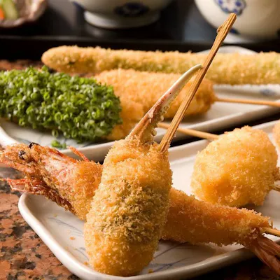 衣からこだわる、サクッと軽い串揚げ