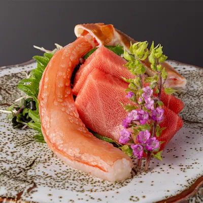 四季折々の恵みと蟹が織りなす会席料理