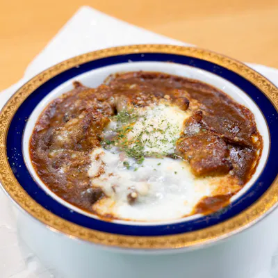 本店仕込みの食材で味わう、ここだけの一皿