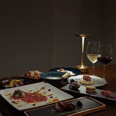 料理と共鳴する厳選ワインの余韻