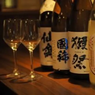全国各地の厳選日本酒とともに