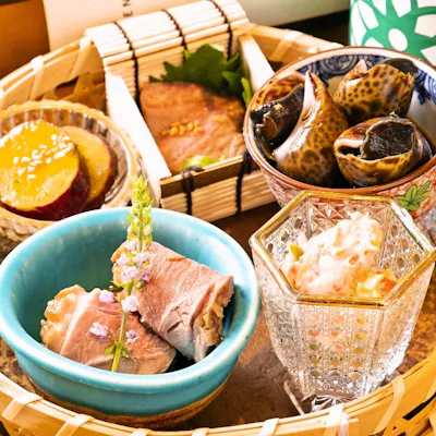 旬野菜や市場直送の魚介を使った、充実のサイドメニュー