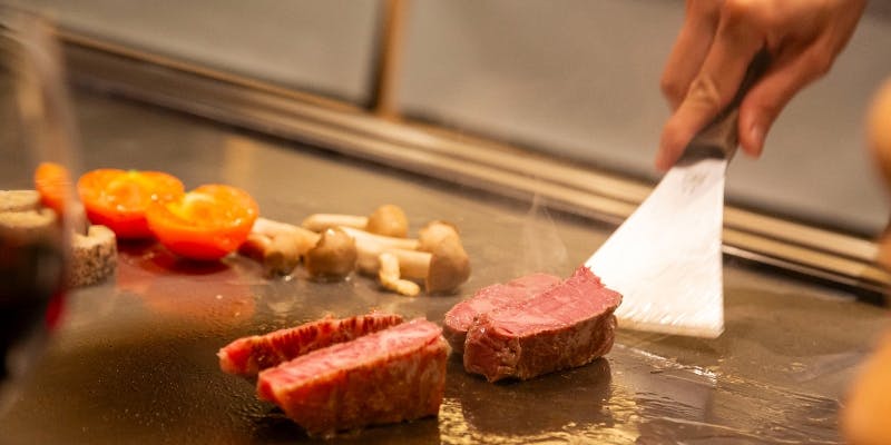 【via Latteaーヴィア・ラッテアー】神戸牛を満喫＆〆のご飯を選べるコース全10品