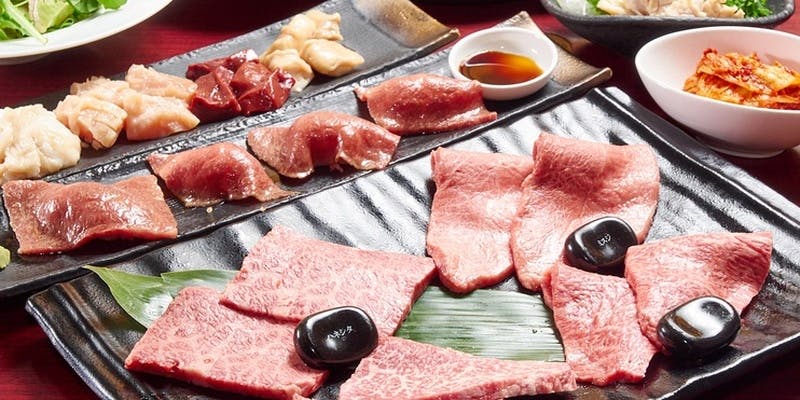 【贅沢食べつくしコース】希少部位を塩とタレで堪能！うにく寿司やホルモンも楽しめるプラン